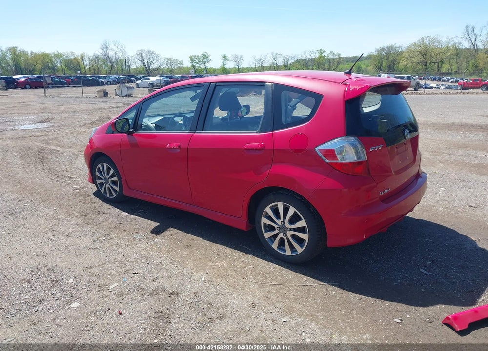 2013 HONDA FIT VIN: JHMGE8H57DC054722