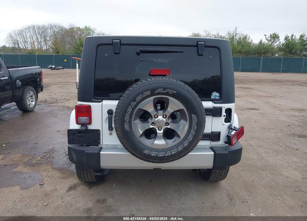 2016 JEEP WRANGLER UNLIMITED SAHARA VIN: 1C4HJWEG8GL345391