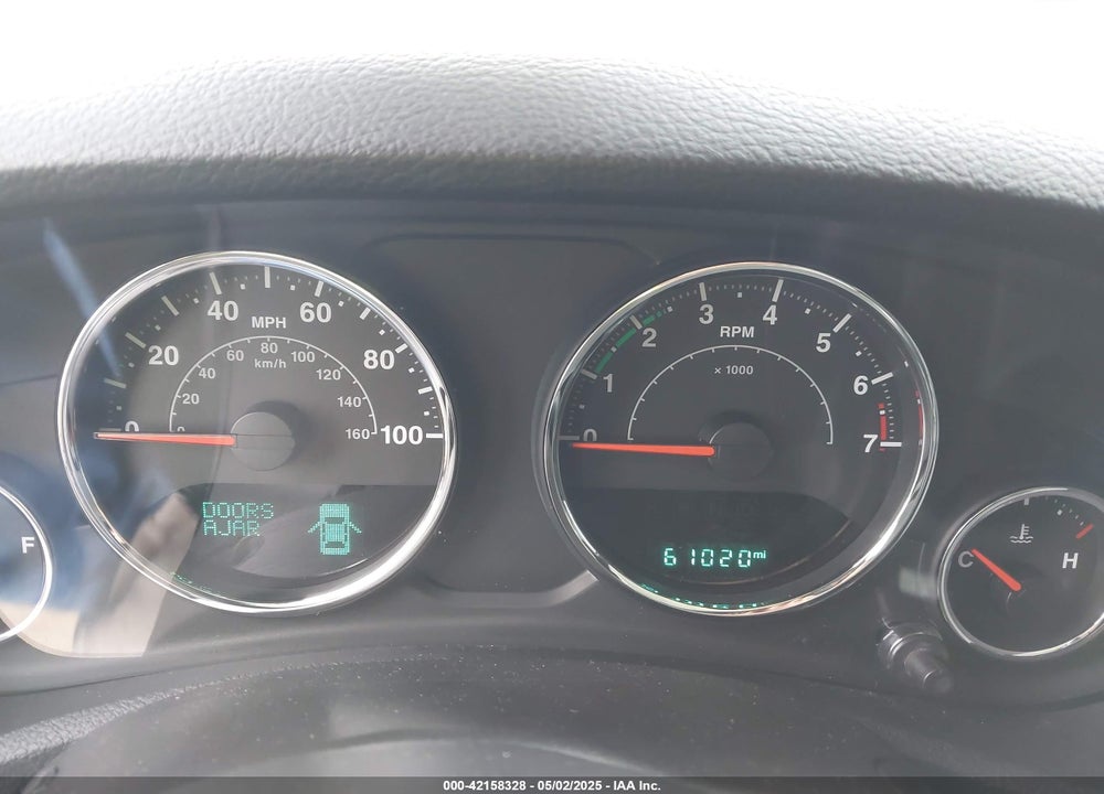 2016 JEEP WRANGLER UNLIMITED SAHARA VIN: 1C4HJWEG8GL345391