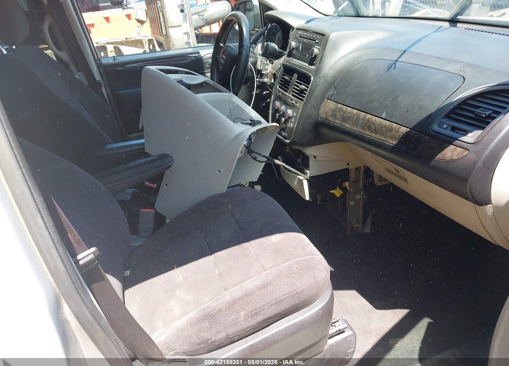 2011 DODGE GRAND CARAVAN VIN: 2D4RN4DG0BR685653