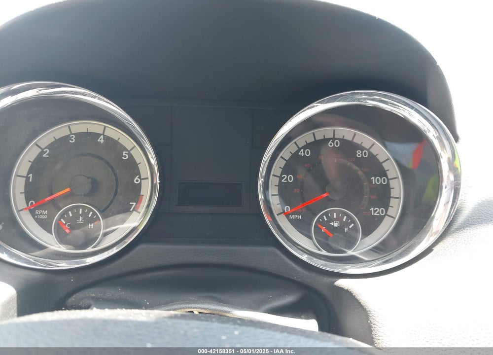 2011 DODGE GRAND CARAVAN VIN: 2D4RN4DG0BR685653