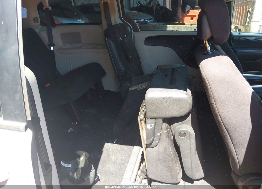 2011 DODGE GRAND CARAVAN VIN: 2D4RN4DG0BR685653