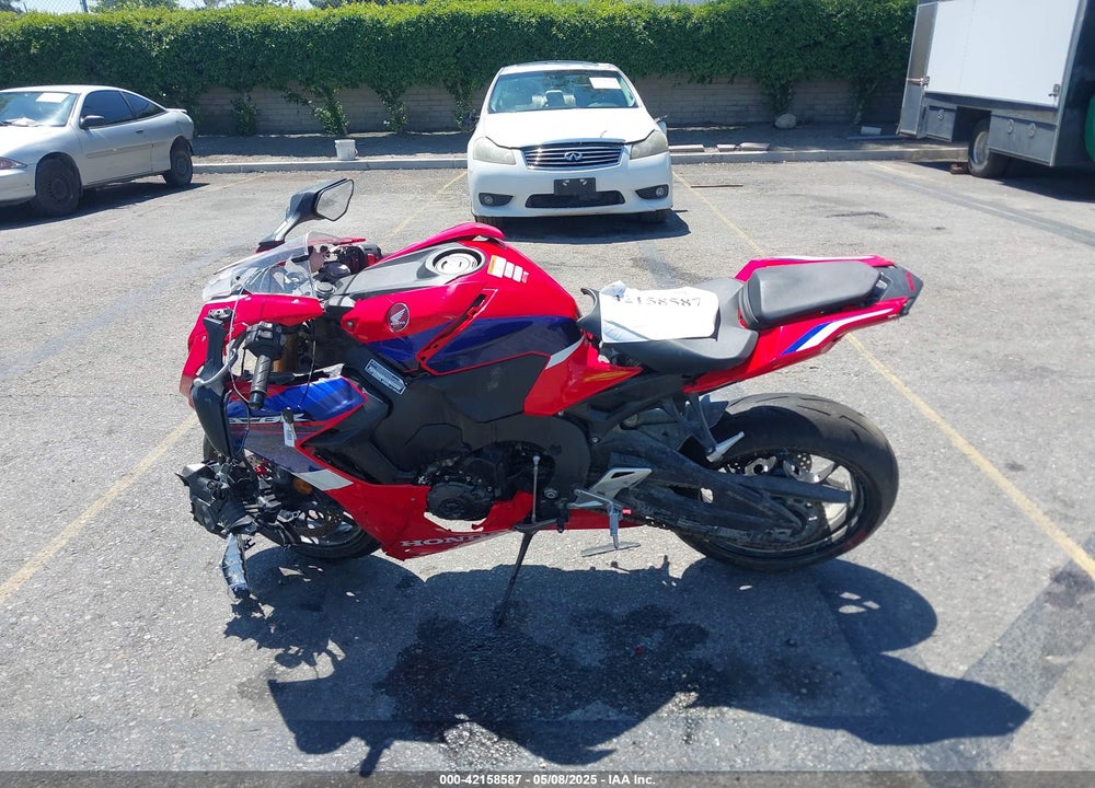 2024 HONDA CBR1000 RR VIN: JH2SC7713RK700062