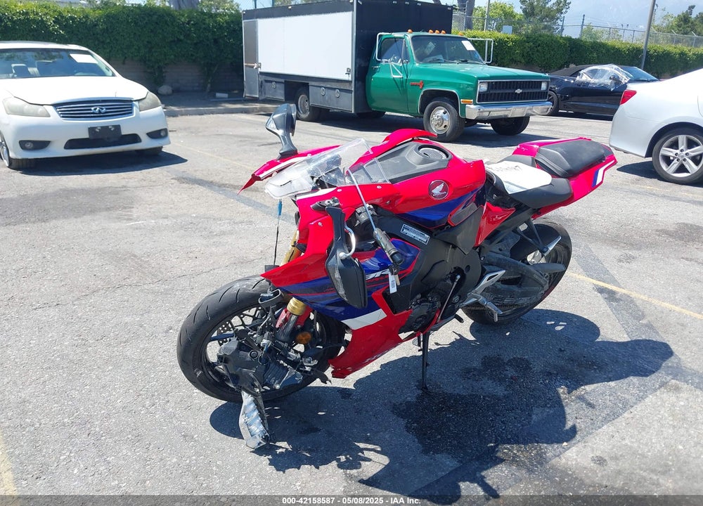 2024 HONDA CBR1000 RR VIN: JH2SC7713RK700062