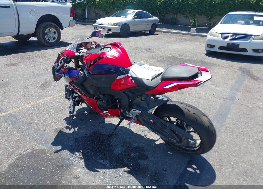 2024 HONDA CBR1000 RR VIN: JH2SC7713RK700062
