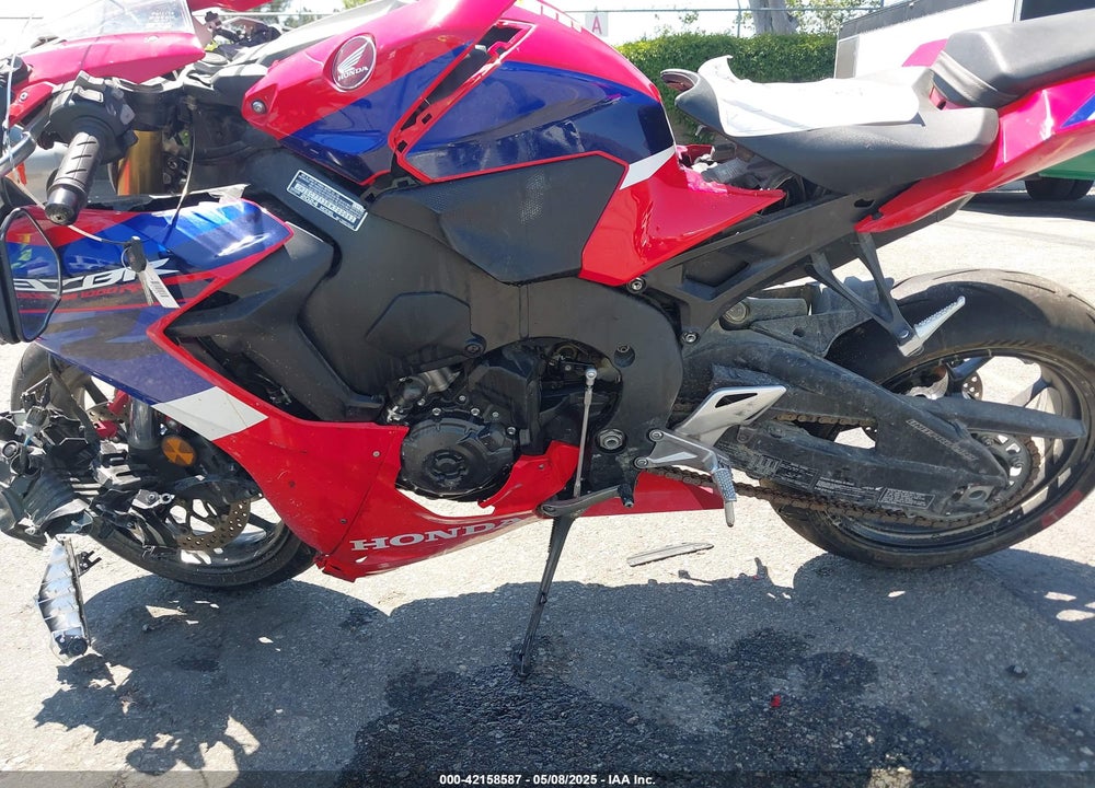 2024 HONDA CBR1000 RR VIN: JH2SC7713RK700062