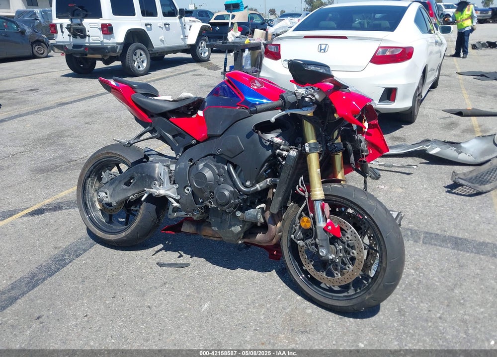 2024 HONDA CBR1000 RR VIN: JH2SC7713RK700062