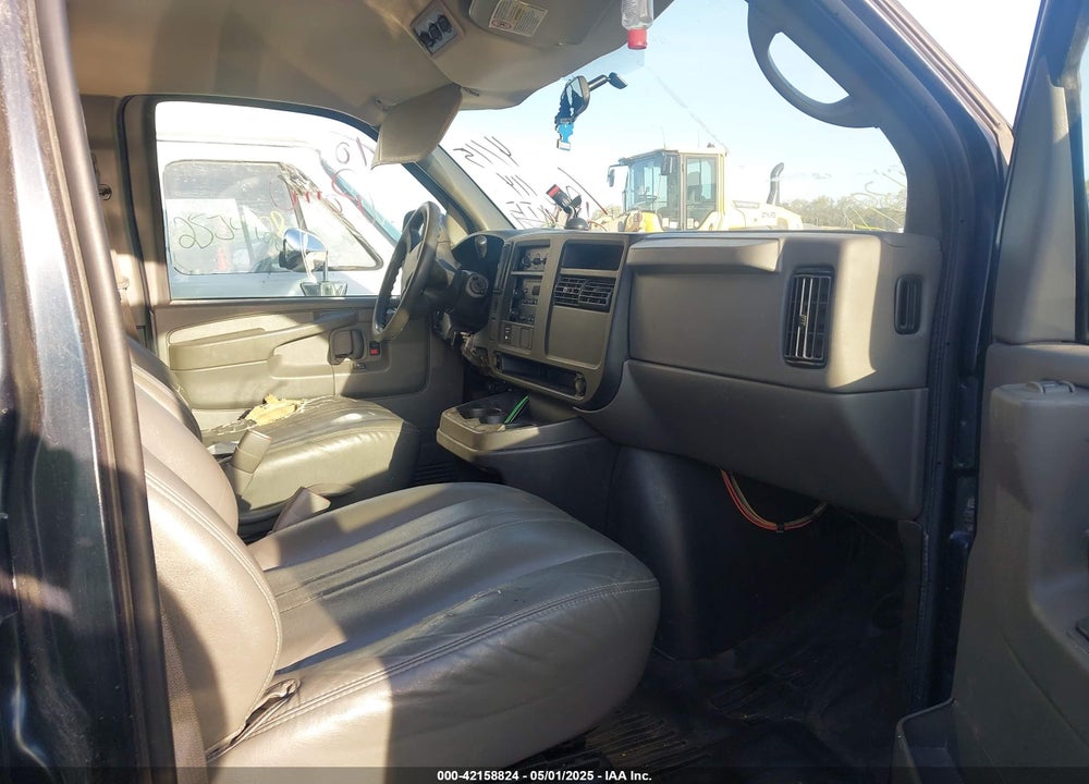 2006 CHEVROLET EXPRESS LS VIN: 1GAGG25U161237173