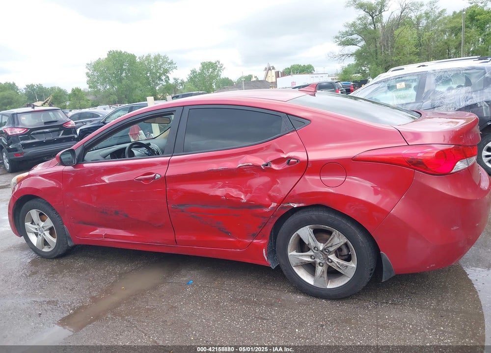 2013 HYUNDAI ELANTRA VIN: KMHDH4AE5DU985398