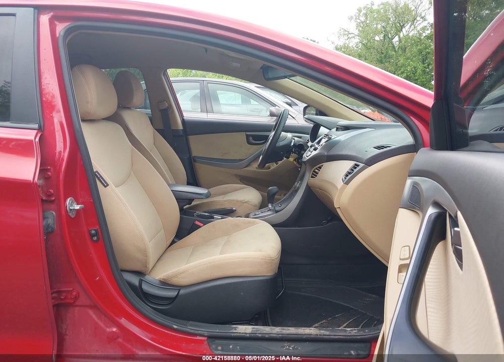 2013 HYUNDAI ELANTRA VIN: KMHDH4AE5DU985398