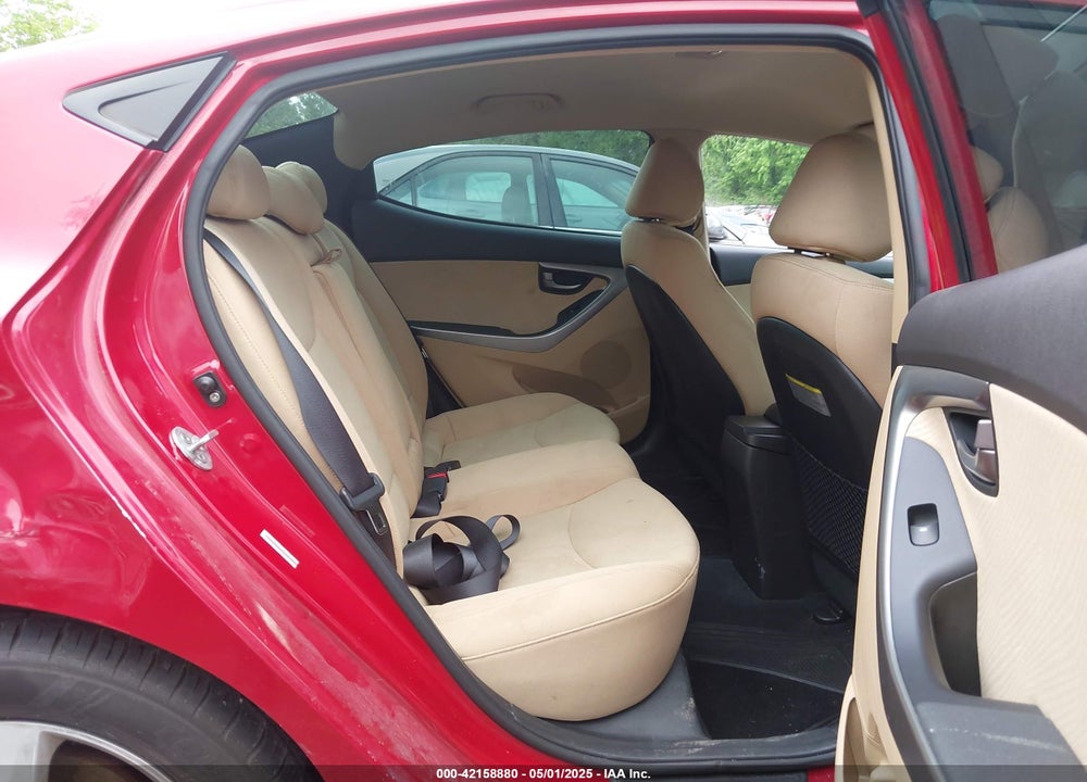 2013 HYUNDAI ELANTRA VIN: KMHDH4AE5DU985398
