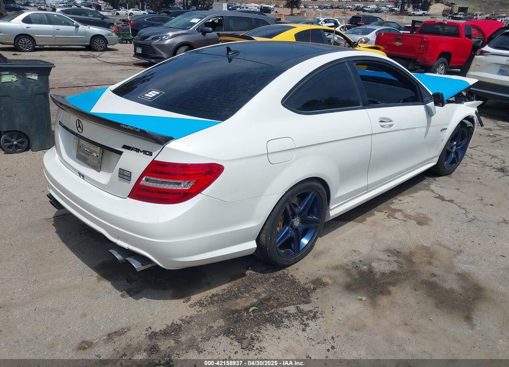 2015 MERCEDES-BENZ C CLASS VIN: WDDGJ7HB8FG387378