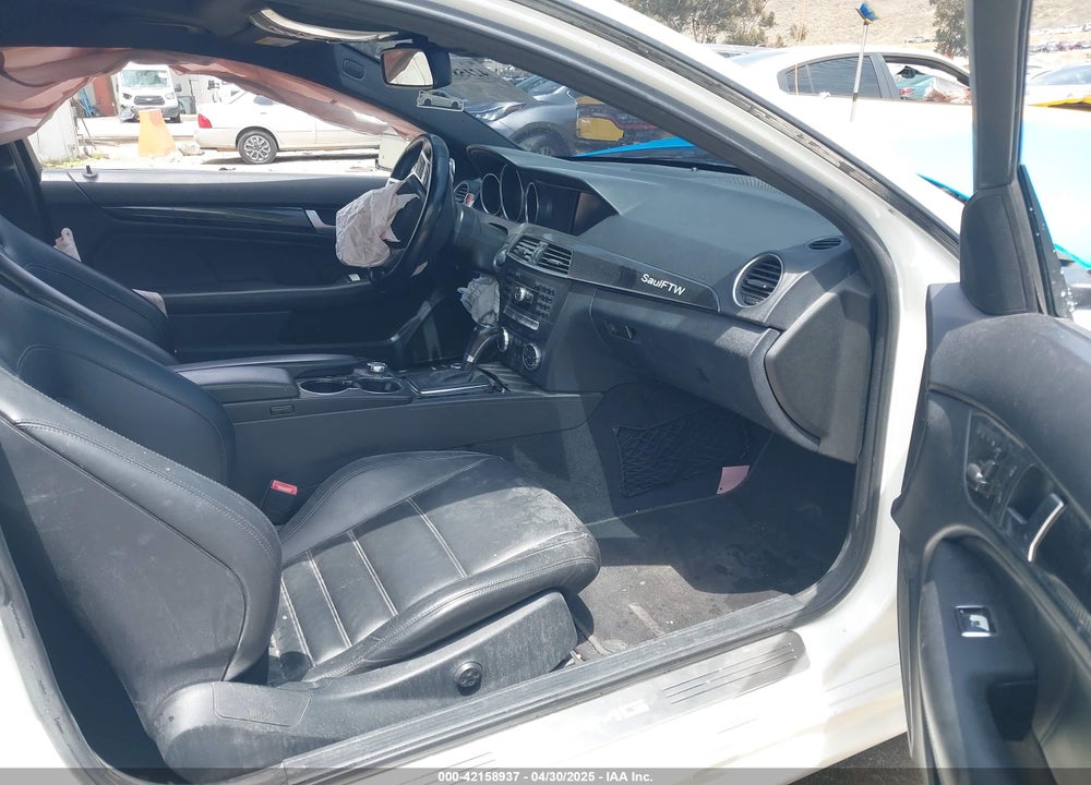 2015 MERCEDES-BENZ C CLASS VIN: WDDGJ7HB8FG387378