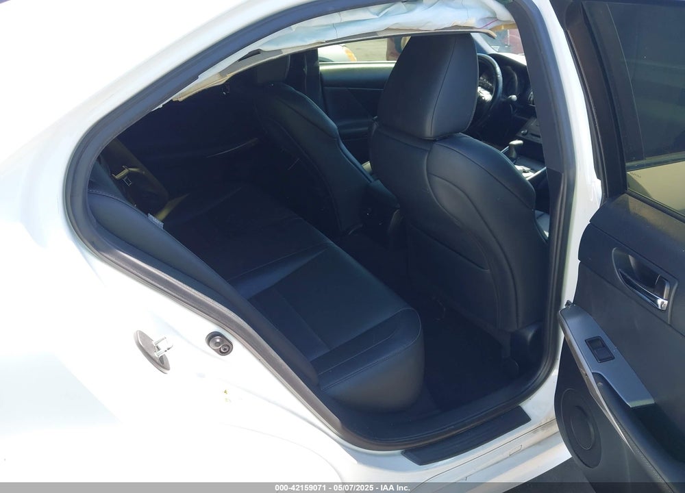 2016 LEXUS IS 200T VIN: JTHBA1D24G5027964