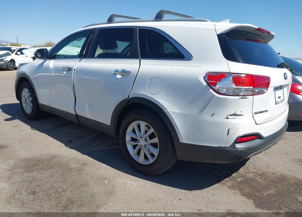 2018 KIA SORENTO VIN: 5XYPG4A30JG424882