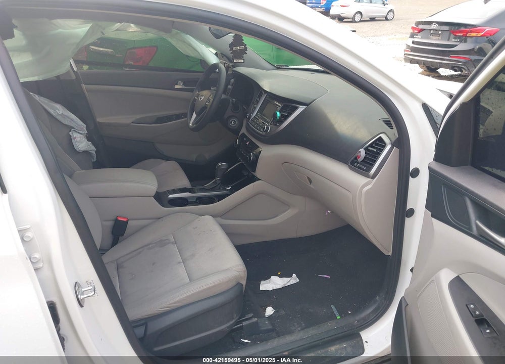 2018 HYUNDAI TUCSON SE VIN: KM8J2CA43JU789879