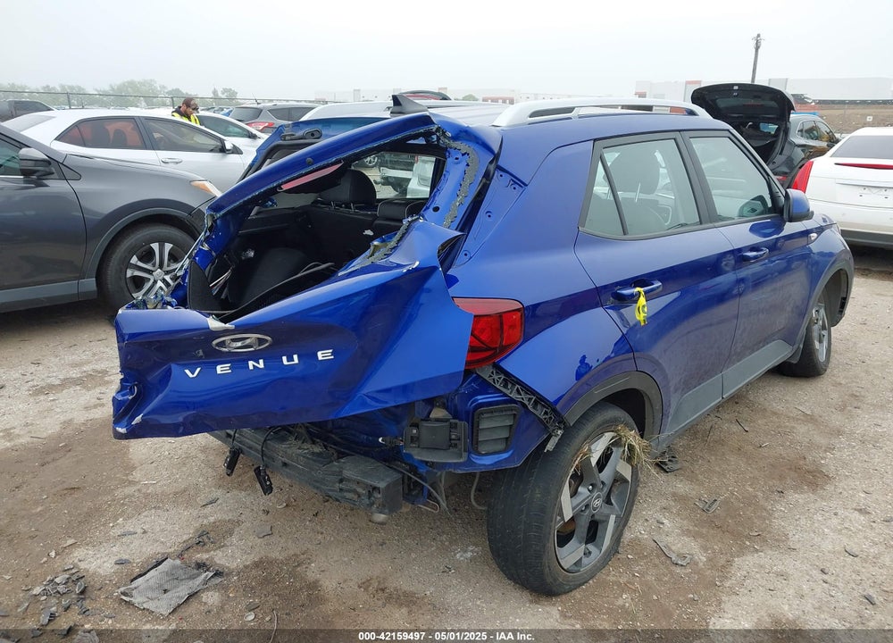 2022 HYUNDAI VENUE LIMITED VIN: KMHRC8A38NU203042