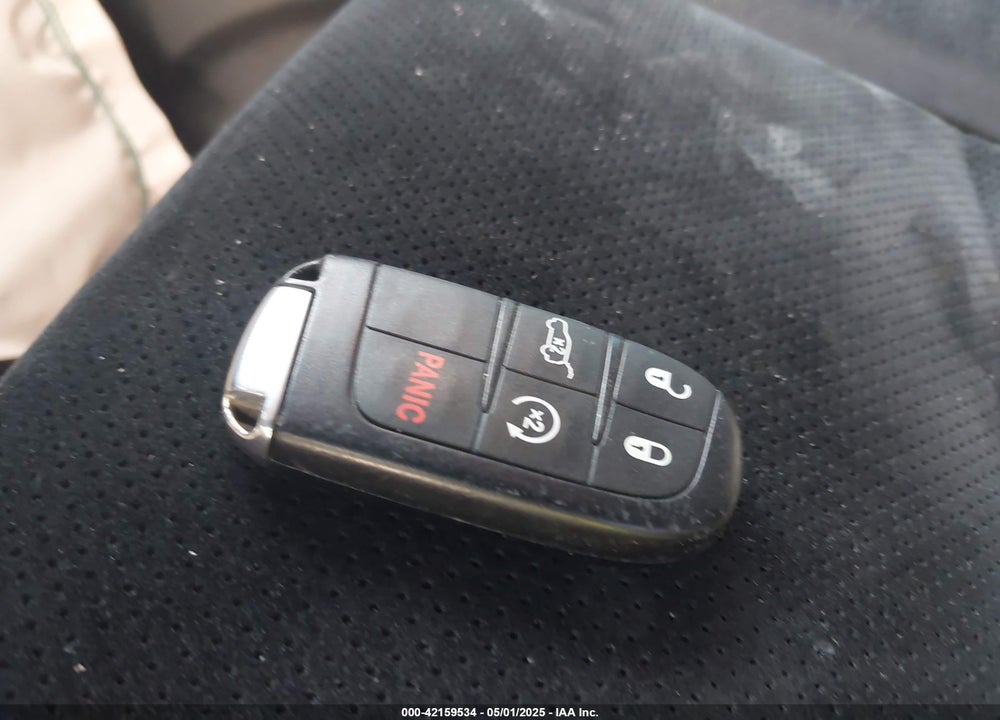 2018 JEEP GRAND CHEROKEE VIN: 1C4RJFAG4JC309523