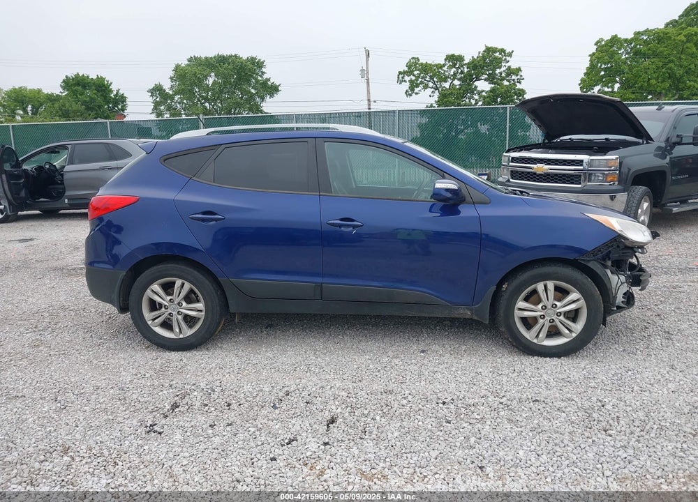 2013 HYUNDAI TUCSON VIN: KM8JUCAC2DU565945