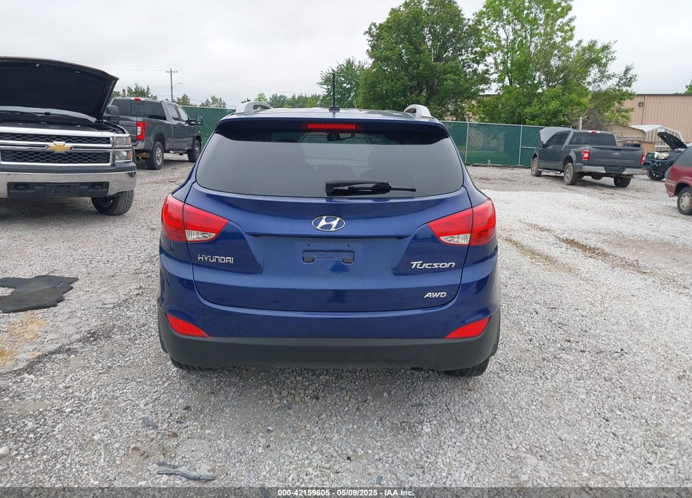 2013 HYUNDAI TUCSON VIN: KM8JUCAC2DU565945