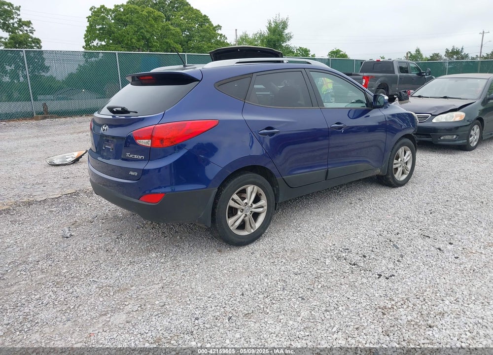 2013 HYUNDAI TUCSON VIN: KM8JUCAC2DU565945