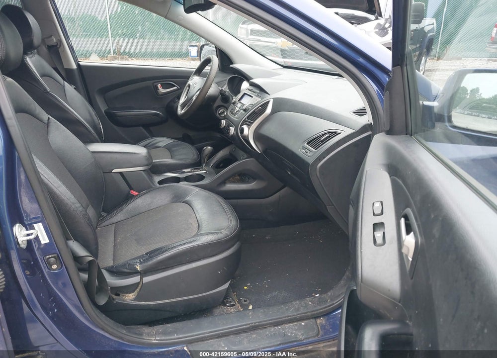 2013 HYUNDAI TUCSON VIN: KM8JUCAC2DU565945