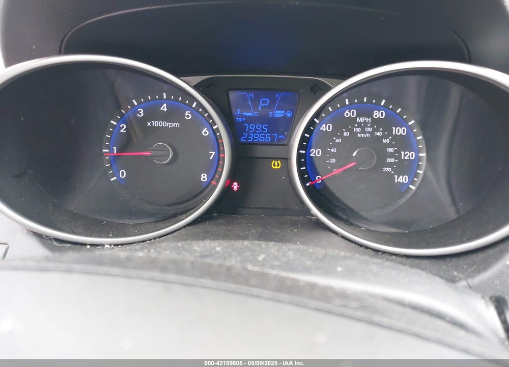 2013 HYUNDAI TUCSON VIN: KM8JUCAC2DU565945