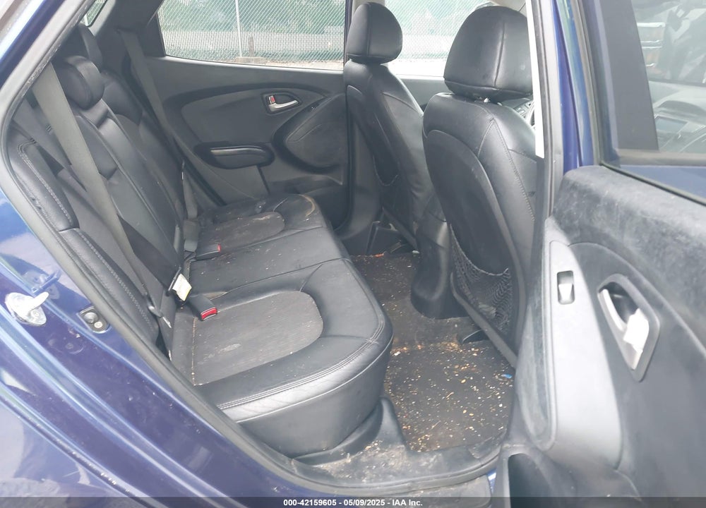 2013 HYUNDAI TUCSON VIN: KM8JUCAC2DU565945