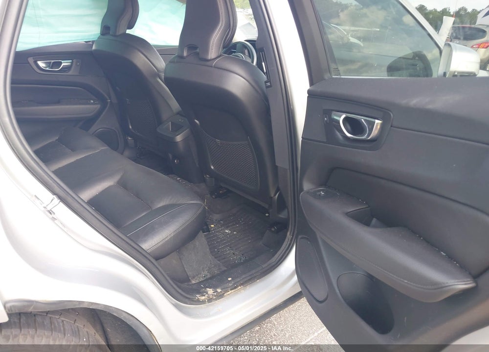 2020 VOLVO XC60 T5 MOMENTUM VIN: YV4102RK0L1478564