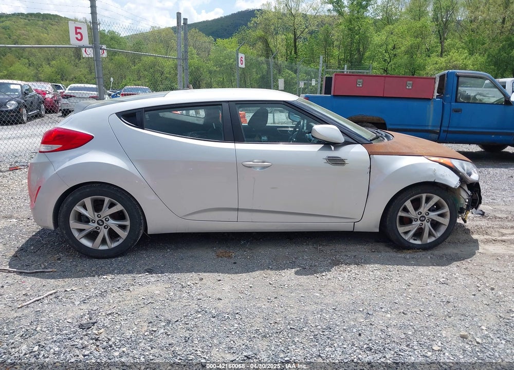 2017 HYUNDAI VELOSTER VIN: KMHTC6AD3HU307901