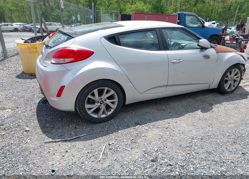 2017 HYUNDAI VELOSTER VIN: KMHTC6AD3HU307901