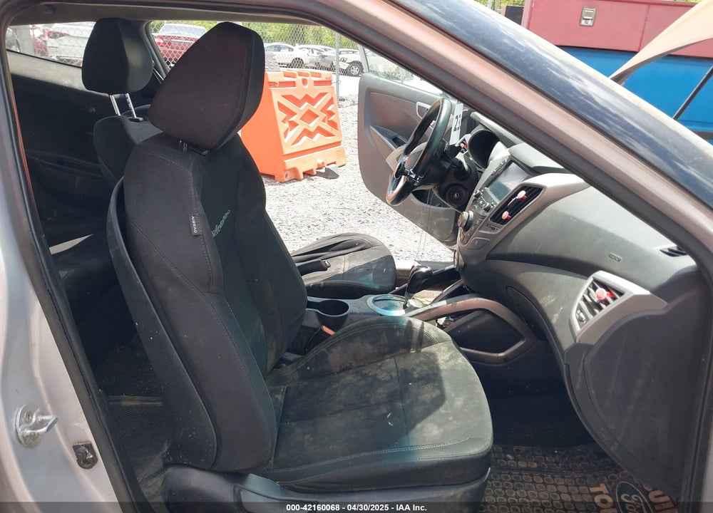 2017 HYUNDAI VELOSTER VIN: KMHTC6AD3HU307901
