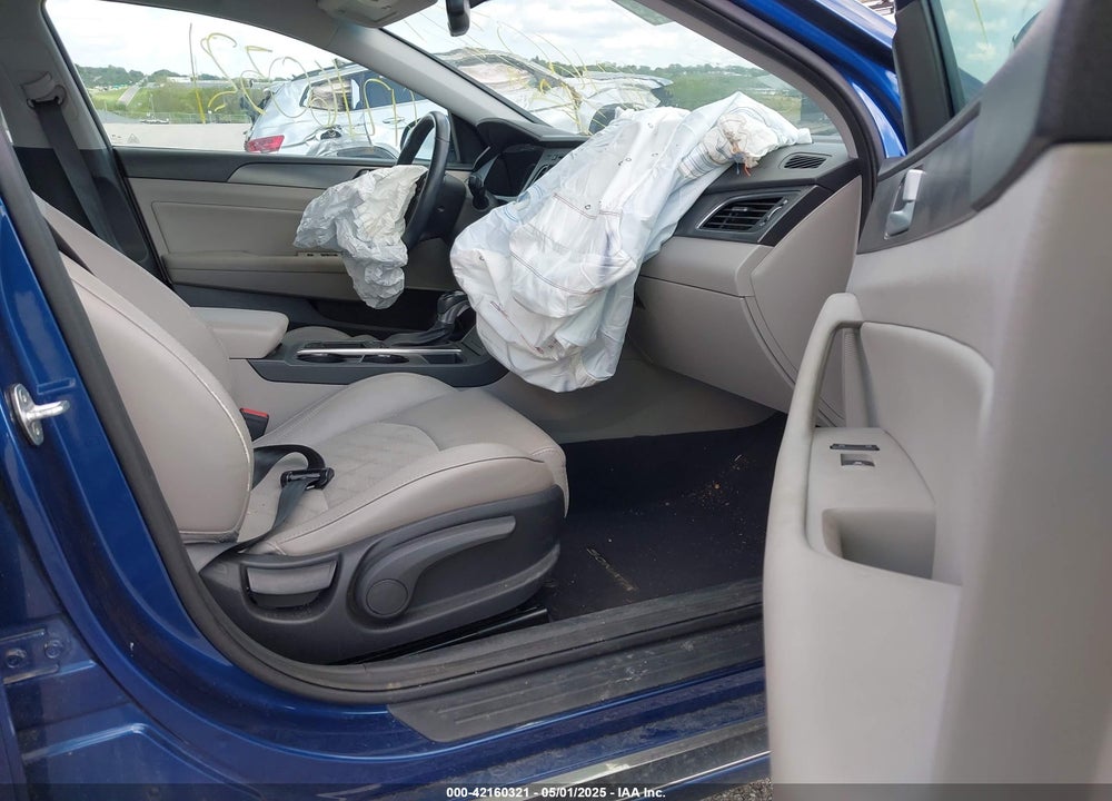 2015 HYUNDAI SONATA VIN: 5NPE34AFXFH258187
