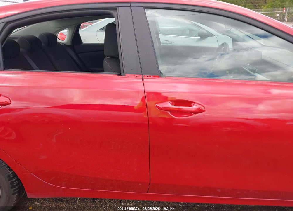 2021 KIA FORTE VIN: 3KPF24AD2ME359327