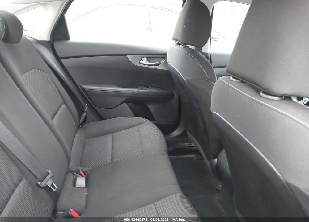 2021 KIA FORTE VIN: 3KPF24AD2ME359327