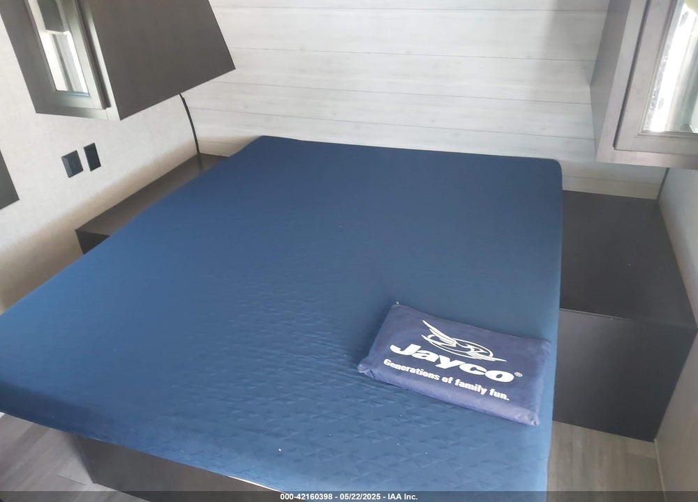2022 JAYCO JAY FLIGHT SLX 212QB TRAVEL TRAILER VIN: 1UJBJ0BL7N17Z0508