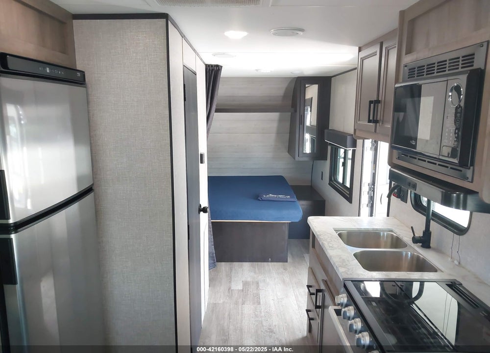 2022 JAYCO JAY FLIGHT SLX 212QB TRAVEL TRAILER VIN: 1UJBJ0BL7N17Z0508