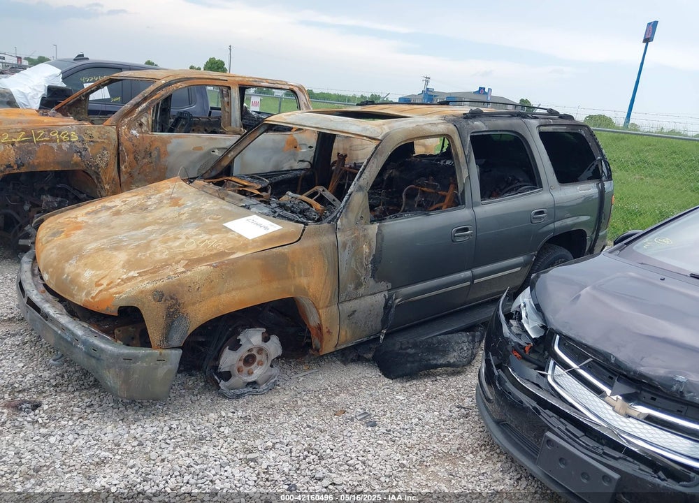 2001 CHEVROLET TAHOE LT VIN: 1GNEK13T71R104596