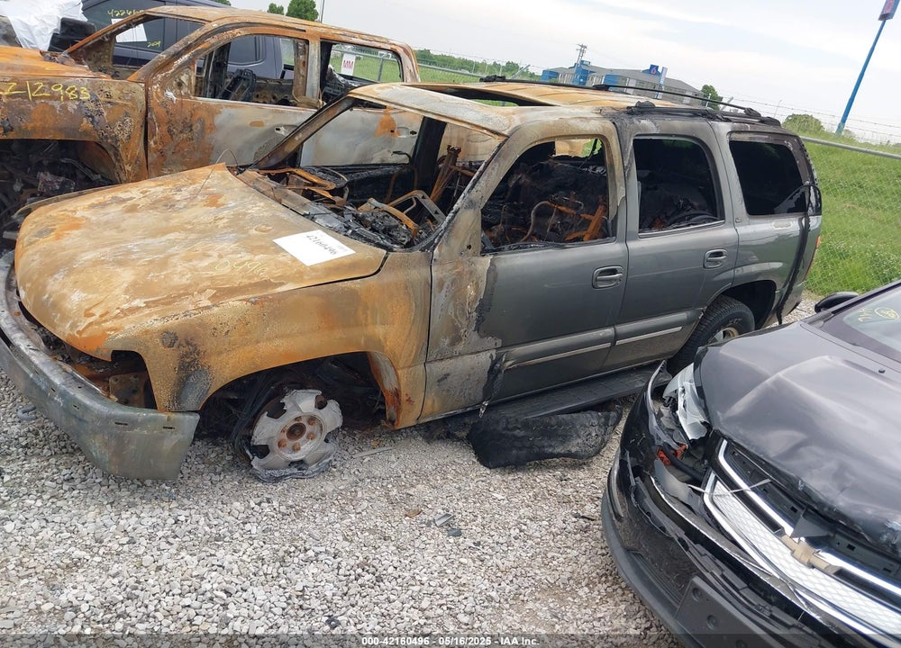 2001 CHEVROLET TAHOE LT VIN: 1GNEK13T71R104596