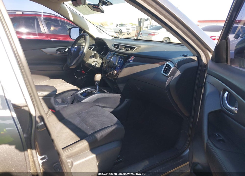 2016 NISSAN ROGUE VIN: KNMAT2MT6GP704622
