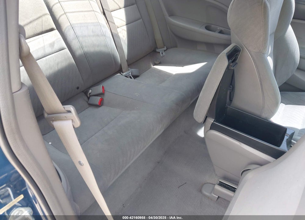 2011 HONDA CIVIC LX VIN: 2HGFG1B63BH513207