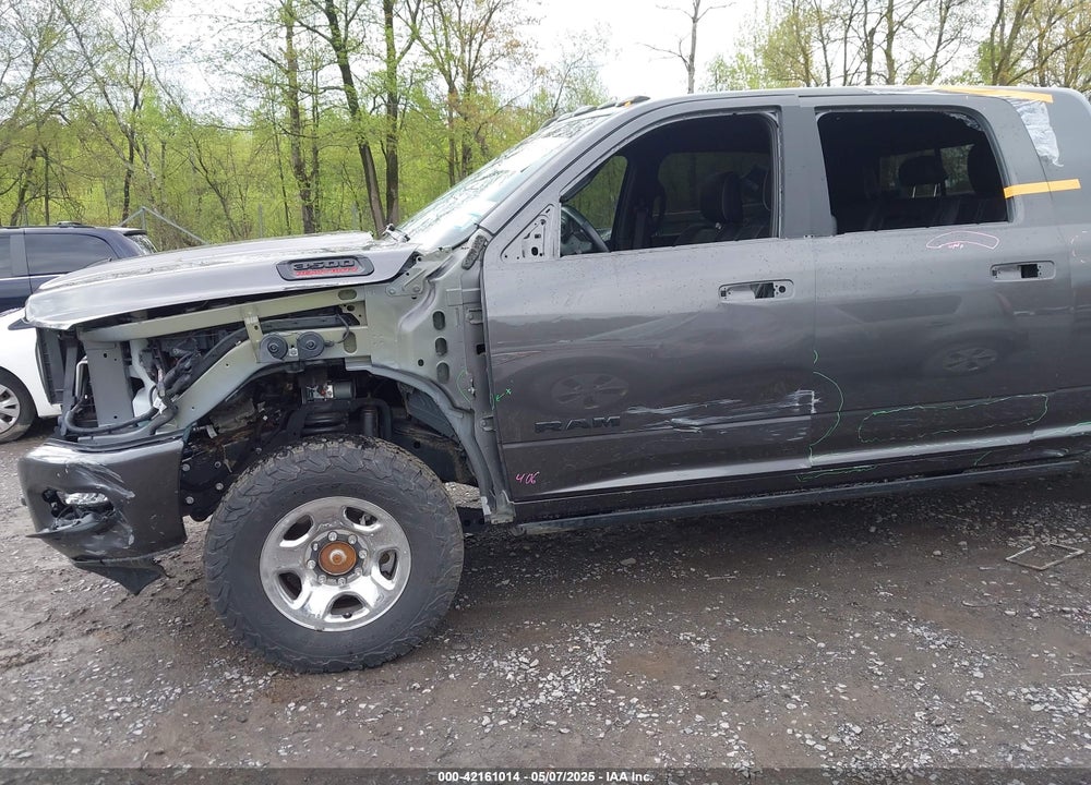 2022 RAM 3500 LIMITED  4X4 6'4 BOX VIN: 3C63R3PL1NG304324