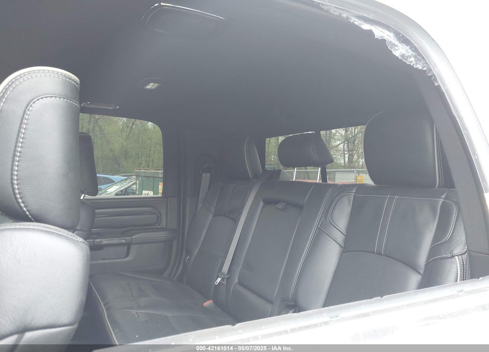 2022 RAM 3500 LIMITED  4X4 6'4 BOX VIN: 3C63R3PL1NG304324