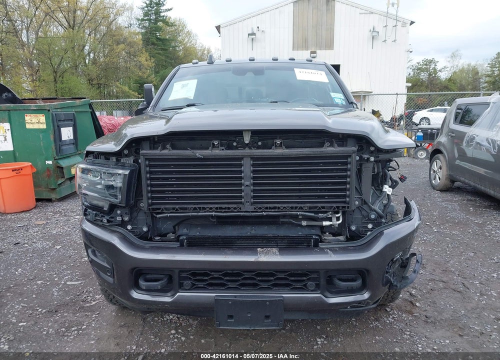 2022 RAM 3500 LIMITED  4X4 6'4 BOX VIN: 3C63R3PL1NG304324