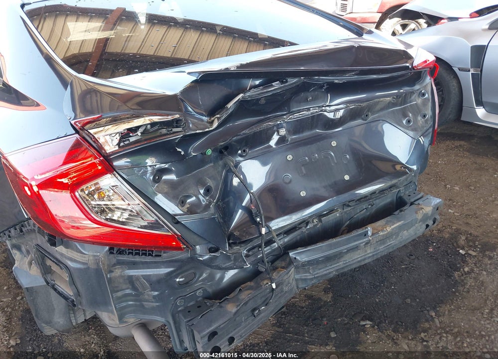 2018 HONDA CIVIC EX-L VIN: JHMFC1F8XJX033602