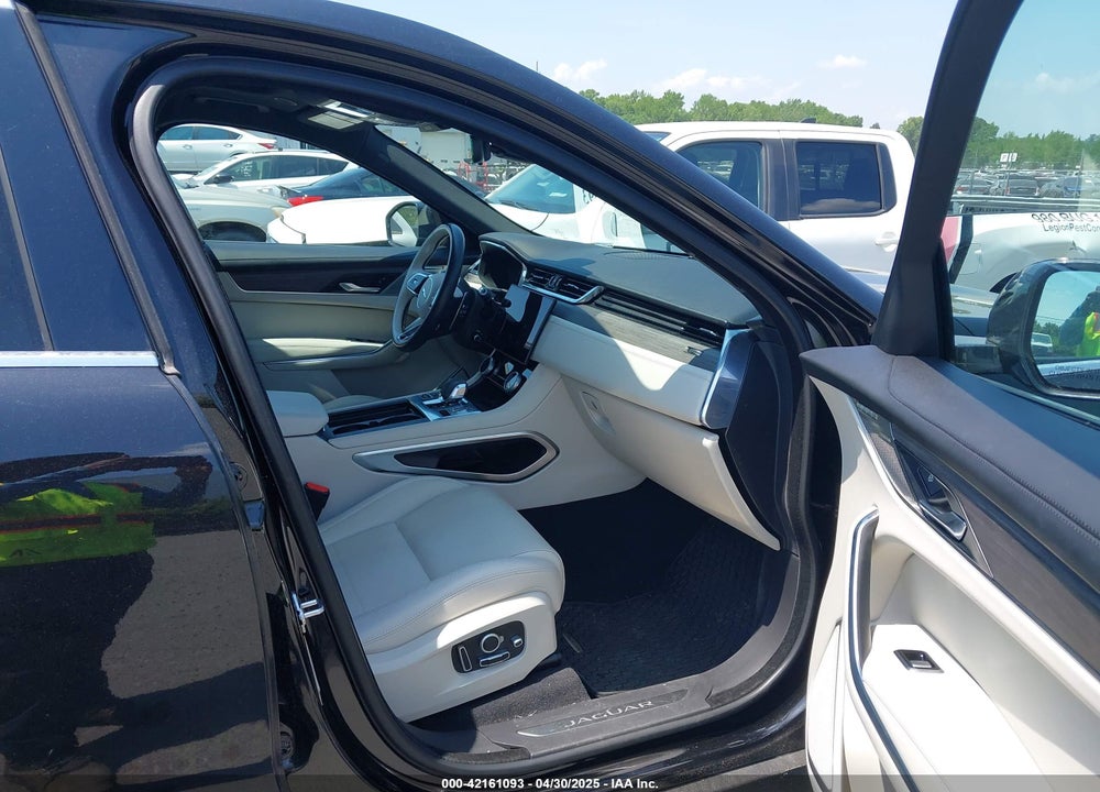 2022 JAGUAR F-PACE VIN: SADCJ2EXXNA689739