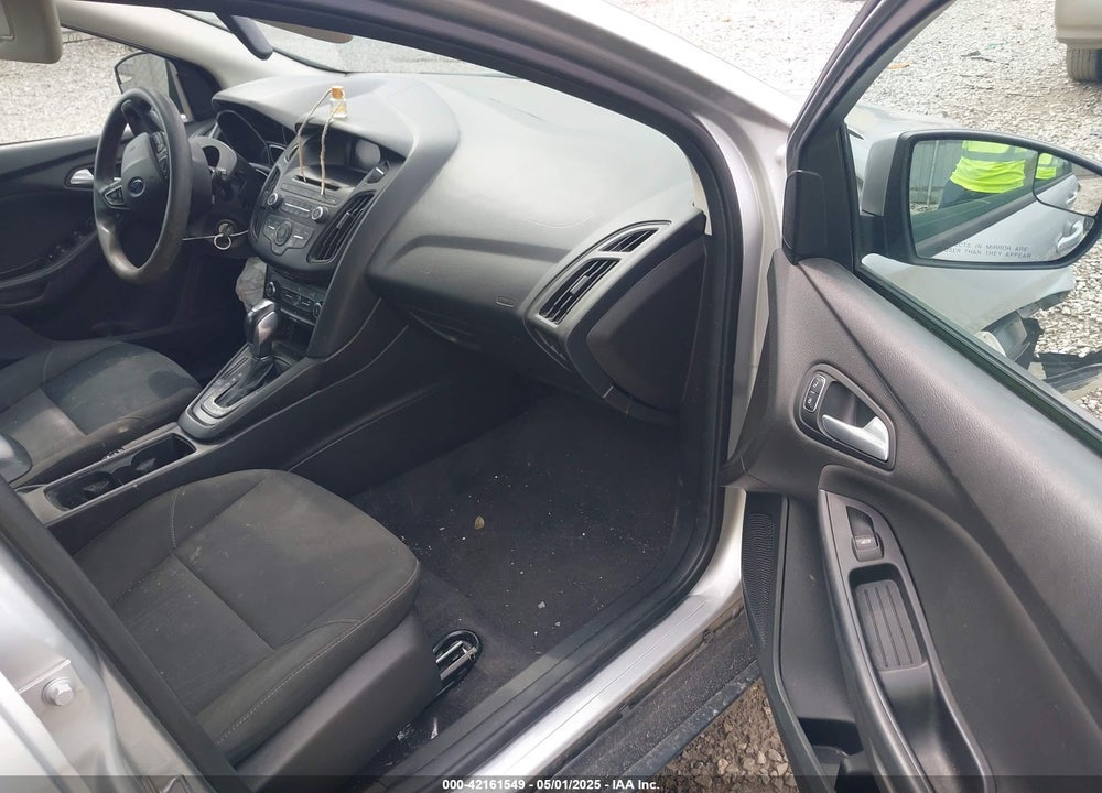 2015 FORD FOCUS SE VIN: 1FADP3K24FL307343