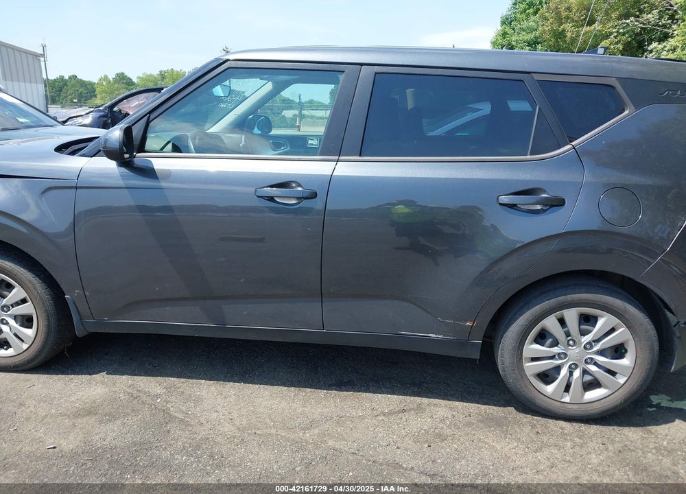 2020 KIA SOUL LX VIN: KNDJ23AU9L7729515