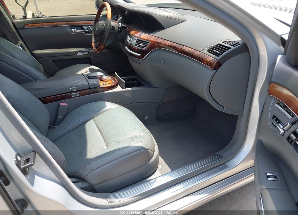 2008 MERCEDES-BENZ S 550 VIN: WDDNG71X68A213598
