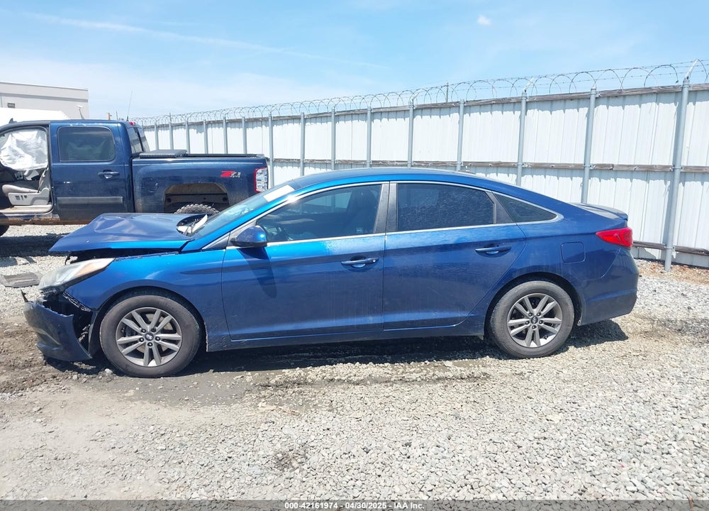 2015 HYUNDAI SONATA VIN: 5NPE24AF6FH135439